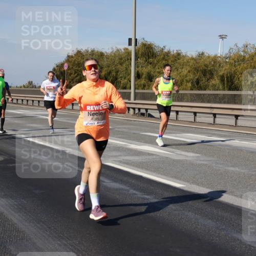 03.10.2025 - Köhlbrandbrückenlauf Julia Fischer http://msf.ph/oto/9007794 03.10.2025 12:48:30 Position 3 4095 meine-sportfotos.de