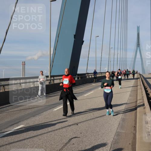 03.10.2025 - Köhlbrandbrückenlauf Julia Fischer http://msf.ph/oto/9007802 03.10.2025 10:01:24 Position 2  meine-sportfotos.de