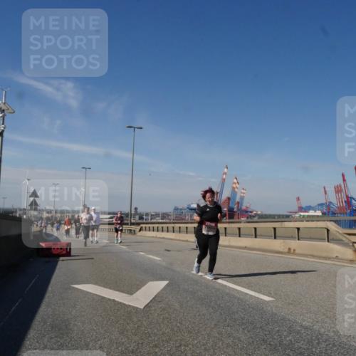 03.10.2025 - Köhlbrandbrückenlauf Matties Gatica Varas http://msf.ph/oto/9007803 03.10.2025 13:03:28 Position 2  meine-sportfotos.de