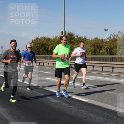 03.10.2025 - Köhlbrandbrückenlauf Julia Fischer http://msf.ph/oto/9007806 03.10.2025 12:48:32 Position 3 4277 meine-sportfotos.de