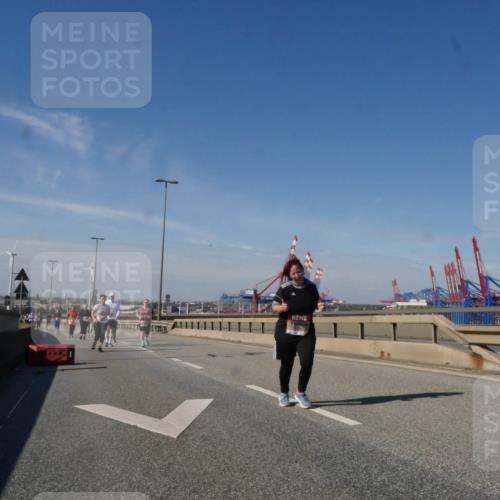 03.10.2025 - Köhlbrandbrückenlauf Matties Gatica Varas http://msf.ph/oto/9007809 03.10.2025 13:03:28 Position 2  meine-sportfotos.de