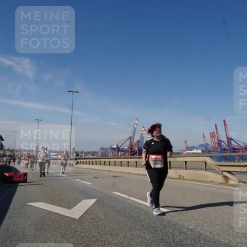 03.10.2025 - Köhlbrandbrückenlauf Matties Gatica Varas http://msf.ph/oto/9007817 03.10.2025 13:03:29 Position 2 335 meine-sportfotos.de