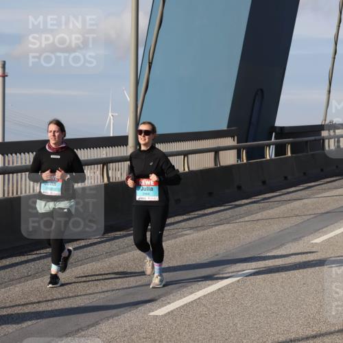 03.10.2025 - Köhlbrandbrückenlauf Julia Fischer http://msf.ph/oto/9007824 03.10.2025 10:01:35 Position 2 2967, 2966 meine-sportfotos.de