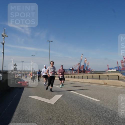 03.10.2025 - Köhlbrandbrückenlauf Matties Gatica Varas http://msf.ph/oto/9007832 03.10.2025 13:03:33 Position 2  meine-sportfotos.de