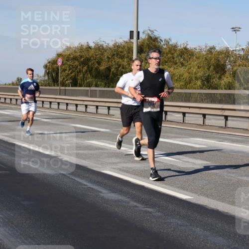 03.10.2025 - Köhlbrandbrückenlauf Julia Fischer http://msf.ph/oto/9007841 03.10.2025 12:48:40 Position 3  meine-sportfotos.de