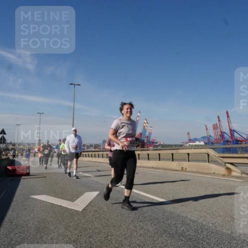 03.10.2025 - Köhlbrandbrückenlauf Matties Gatica Varas http://msf.ph/oto/9007851 03.10.2025 13:03:34 Position 2  meine-sportfotos.de