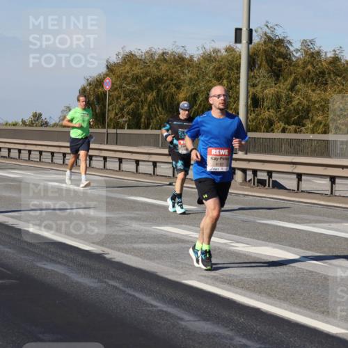 03.10.2025 - Köhlbrandbrückenlauf Julia Fischer http://msf.ph/oto/9007872 03.10.2025 12:48:45 Position 3 4187 meine-sportfotos.de