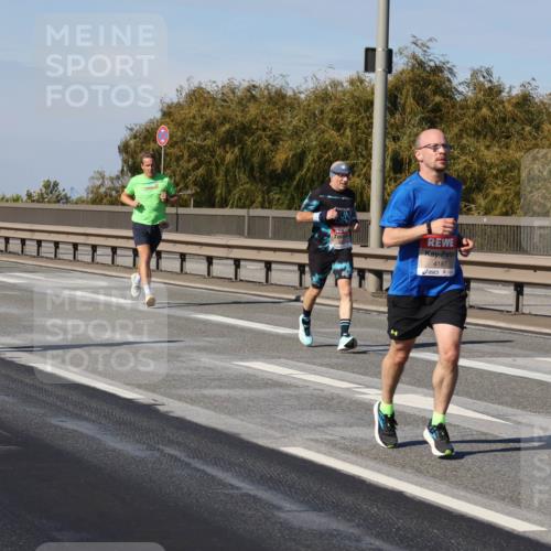 03.10.2025 - Köhlbrandbrückenlauf Julia Fischer http://msf.ph/oto/9007876 03.10.2025 12:48:45 Position 3 4187 meine-sportfotos.de