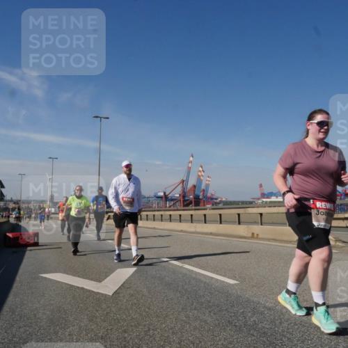 03.10.2025 - Köhlbrandbrückenlauf Matties Gatica Varas http://msf.ph/oto/9007880 03.10.2025 13:03:36 Position 2 6 meine-sportfotos.de