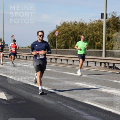 03.10.2025 - Köhlbrandbrückenlauf Julia Fischer http://msf.ph/oto/9007886 03.10.2025 12:48:47 Position 3 12, 5, 622, 61 meine-sportfotos.de