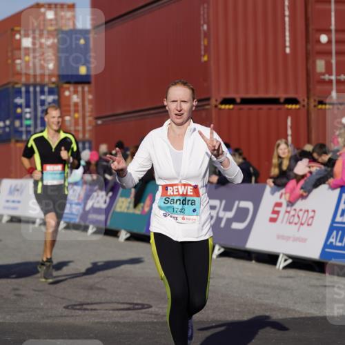 03.10.2025 - Köhlbrandbrückenlauf Michael Burmester http://msf.ph/oto/9007897 03.10.2025 10:09:21 Ziel 1201, 1464, 1558, 1742, 1805, 1818, 1901, 3387, 3641 meine-sportfotos.de