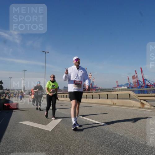 03.10.2025 - Köhlbrandbrückenlauf Matties Gatica Varas http://msf.ph/oto/9007902 03.10.2025 13:03:37 Position 2  meine-sportfotos.de