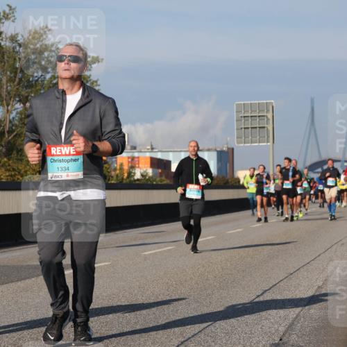03.10.2025 - Köhlbrandbrückenlauf Luisa Fischer http://msf.ph/oto/9007903 03.10.2025 10:49:42 Position 3 1334 meine-sportfotos.de