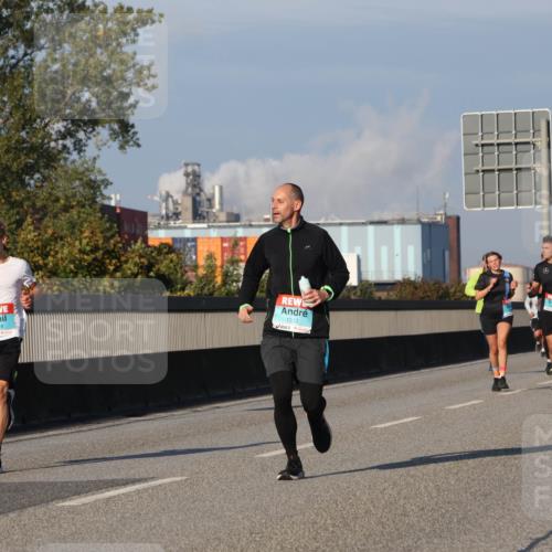 03.10.2025 - Köhlbrandbrückenlauf Luisa Fischer http://msf.ph/oto/9007914 03.10.2025 10:49:43 Position 3 1878, 1313 meine-sportfotos.de