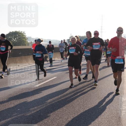 03.10.2025 - Köhlbrandbrückenlauf Fabian Wolf http://msf.ph/oto/9007921 03.10.2025 09:20:25 Position 3 1303, 1304, 3201 meine-sportfotos.de