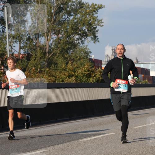 03.10.2025 - Köhlbrandbrückenlauf Luisa Fischer http://msf.ph/oto/9007926 03.10.2025 10:49:44 Position 3 1878 meine-sportfotos.de
