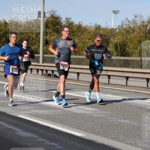 03.10.2025 - Köhlbrandbrückenlauf Julia Fischer http://msf.ph/oto/9007932 03.10.2025 12:48:55 Position 3 4130 meine-sportfotos.de