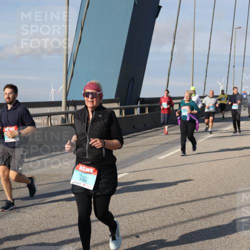 03.10.2025 - Köhlbrandbrückenlauf Julia Fischer http://msf.ph/oto/9007933 03.10.2025 10:02:01 Position 2 2783, 3784 meine-sportfotos.de