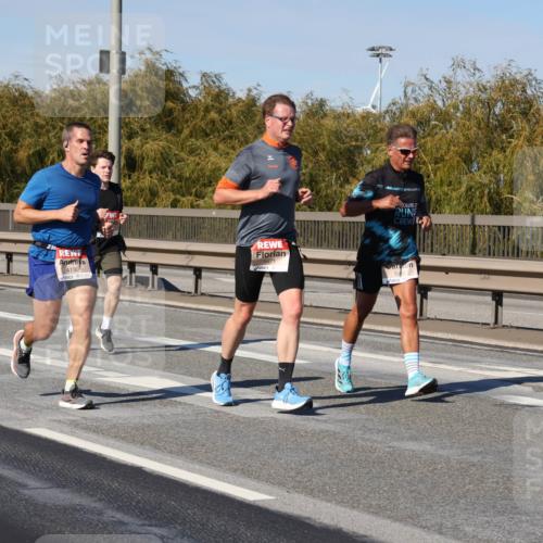 03.10.2025 - Köhlbrandbrückenlauf Julia Fischer http://msf.ph/oto/9007935 03.10.2025 12:48:56 Position 3  meine-sportfotos.de