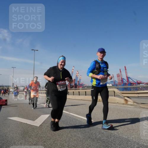 03.10.2025 - Köhlbrandbrückenlauf Matties Gatica Varas http://msf.ph/oto/9007945 03.10.2025 13:03:41 Position 2 118 meine-sportfotos.de
