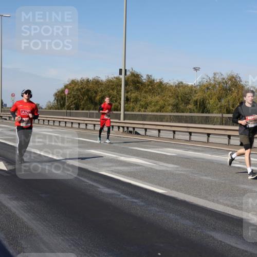 03.10.2025 - Köhlbrandbrückenlauf Julia Fischer http://msf.ph/oto/9007946 03.10.2025 12:48:57 Position 3 4130 meine-sportfotos.de