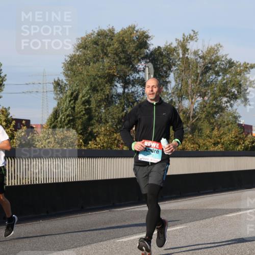 03.10.2025 - Köhlbrandbrückenlauf Luisa Fischer http://msf.ph/oto/9007959 03.10.2025 10:49:46 Position 3 1878, 1813 meine-sportfotos.de