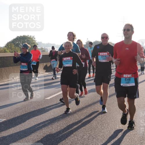 03.10.2025 - Köhlbrandbrückenlauf Fabian Wolf http://msf.ph/oto/9007960 03.10.2025 09:20:26 Position 3 1329, 1304, 1303, 3201 meine-sportfotos.de