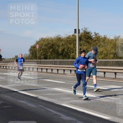 03.10.2025 - Köhlbrandbrückenlauf Julia Fischer http://msf.ph/oto/9007967 03.10.2025 12:49:08 Position 3  meine-sportfotos.de