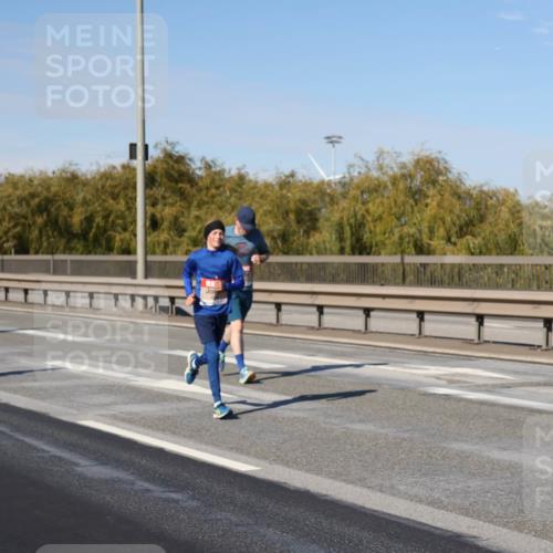 03.10.2025 - Köhlbrandbrückenlauf Julia Fischer http://msf.ph/oto/9007970 03.10.2025 12:49:08 Position 3  meine-sportfotos.de