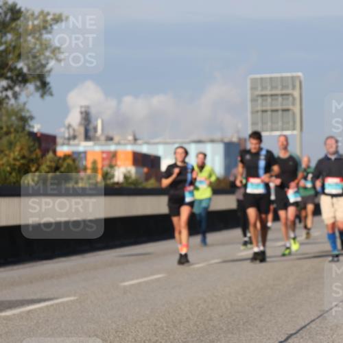 03.10.2025 - Köhlbrandbrückenlauf Luisa Fischer http://msf.ph/oto/9007972 03.10.2025 10:49:47 Position 3  meine-sportfotos.de