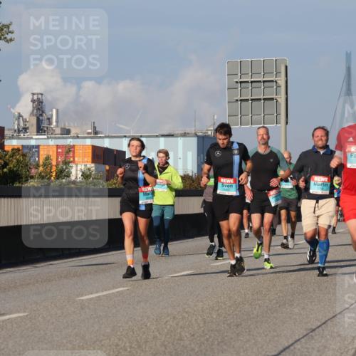 03.10.2025 - Köhlbrandbrückenlauf Luisa Fischer http://msf.ph/oto/9007978 03.10.2025 10:49:48 Position 3 19, 3521 meine-sportfotos.de