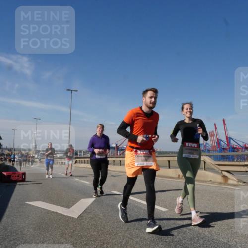 03.10.2025 - Köhlbrandbrückenlauf Matties Gatica Varas http://msf.ph/oto/9007979 03.10.2025 13:03:43 Position 2 5086, 4944 meine-sportfotos.de