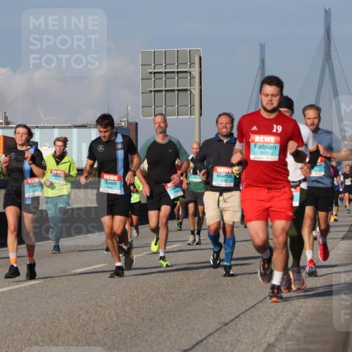 03.10.2025 - Köhlbrandbrückenlauf Luisa Fischer http://msf.ph/oto/9007983 03.10.2025 10:49:48 Position 3 3462, 19, 3521, 3708 meine-sportfotos.de