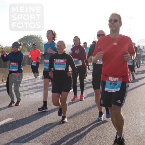 03.10.2025 - Köhlbrandbrückenlauf Fabian Wolf http://msf.ph/oto/9007984 03.10.2025 09:20:26 Position 3 130, 3200, 1304, 2079, 3201 meine-sportfotos.de