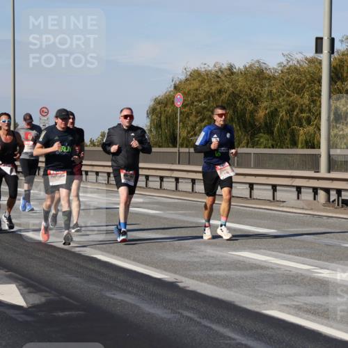 03.10.2025 - Köhlbrandbrückenlauf Julia Fischer http://msf.ph/oto/9008002 03.10.2025 12:49:15 Position 3 12, 5, 6461 meine-sportfotos.de