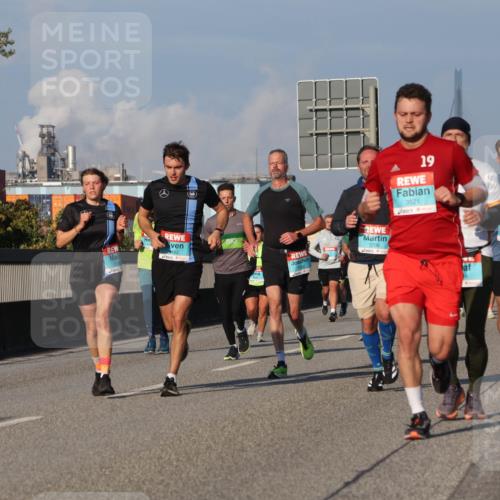 03.10.2025 - Köhlbrandbrückenlauf Luisa Fischer http://msf.ph/oto/9008003 03.10.2025 10:49:49 Position 3 19, 3521, 1 meine-sportfotos.de