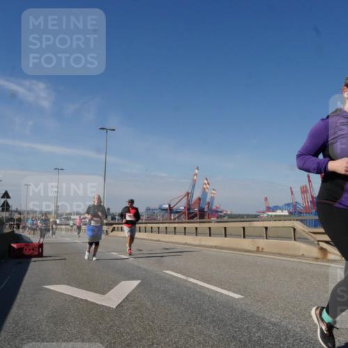 03.10.2025 - Köhlbrandbrückenlauf Matties Gatica Varas http://msf.ph/oto/9008004 03.10.2025 13:03:45 Position 2 5509 meine-sportfotos.de