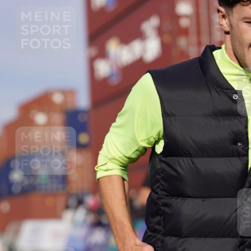 03.10.2025 - Köhlbrandbrückenlauf Michael Burmester http://msf.ph/oto/9008005 03.10.2025 10:09:25 Ziel 1201, 1464, 1558, 1742, 1805, 1818, 1901, 3387, 3641 meine-sportfotos.de