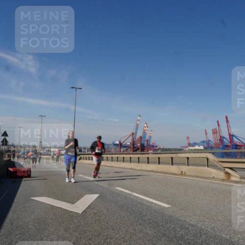 03.10.2025 - Köhlbrandbrückenlauf Matties Gatica Varas http://msf.ph/oto/9008010 03.10.2025 13:03:46 Position 2  meine-sportfotos.de