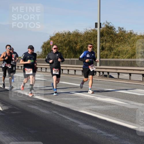 03.10.2025 - Köhlbrandbrückenlauf Julia Fischer http://msf.ph/oto/9008011 03.10.2025 12:49:16 Position 3 6461 meine-sportfotos.de
