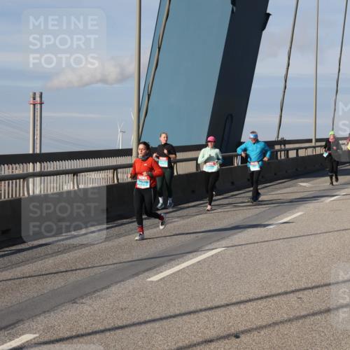 03.10.2025 - Köhlbrandbrückenlauf Julia Fischer http://msf.ph/oto/9008015 03.10.2025 10:02:20 Position 2  meine-sportfotos.de