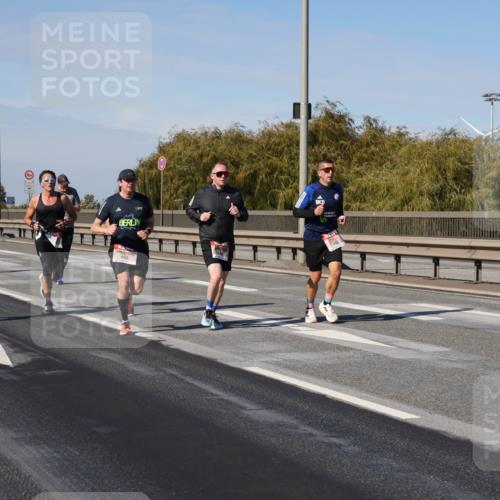 03.10.2025 - Köhlbrandbrückenlauf Julia Fischer http://msf.ph/oto/9008016 03.10.2025 12:49:16 Position 3 5 meine-sportfotos.de