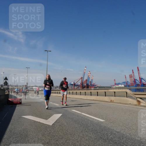 03.10.2025 - Köhlbrandbrückenlauf Matties Gatica Varas http://msf.ph/oto/9008018 03.10.2025 13:03:46 Position 2  meine-sportfotos.de