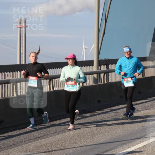 03.10.2025 - Köhlbrandbrückenlauf Julia Fischer http://msf.ph/oto/9008019 03.10.2025 10:02:22 Position 2 2386, 2359 meine-sportfotos.de