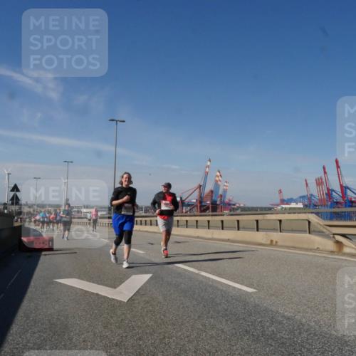 03.10.2025 - Köhlbrandbrückenlauf Matties Gatica Varas http://msf.ph/oto/9008022 03.10.2025 13:03:47 Position 2  meine-sportfotos.de