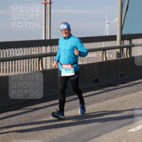 03.10.2025 - Köhlbrandbrückenlauf Julia Fischer http://msf.ph/oto/9008026 03.10.2025 10:02:24 Position 2  meine-sportfotos.de