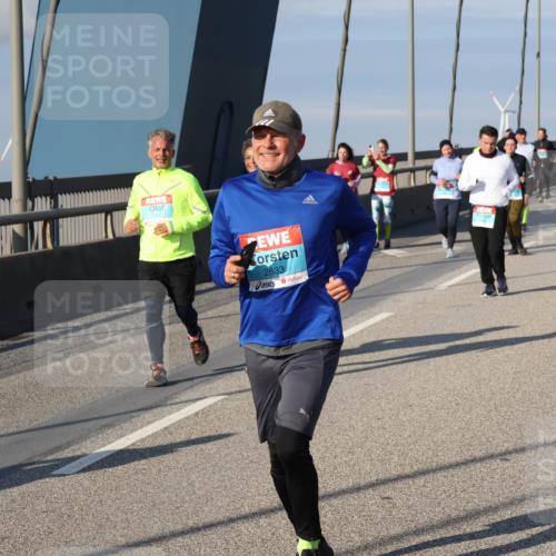 03.10.2025 - Köhlbrandbrückenlauf Julia Fischer http://msf.ph/oto/9008039 03.10.2025 10:02:27 Position 2 2633 meine-sportfotos.de