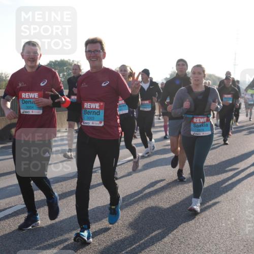 03.10.2025 - Köhlbrandbrückenlauf Fabian Wolf http://msf.ph/oto/9008040 03.10.2025 09:20:31 Position 3 3004, 3003, 2678 meine-sportfotos.de