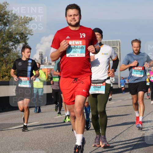 03.10.2025 - Köhlbrandbrückenlauf Luisa Fischer http://msf.ph/oto/9008041 03.10.2025 10:49:52 Position 3 3462, 19, 3521, 3344, 3710 meine-sportfotos.de