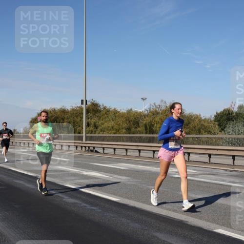03.10.2025 - Köhlbrandbrückenlauf Julia Fischer http://msf.ph/oto/9008042 03.10.2025 12:49:23 Position 3  meine-sportfotos.de